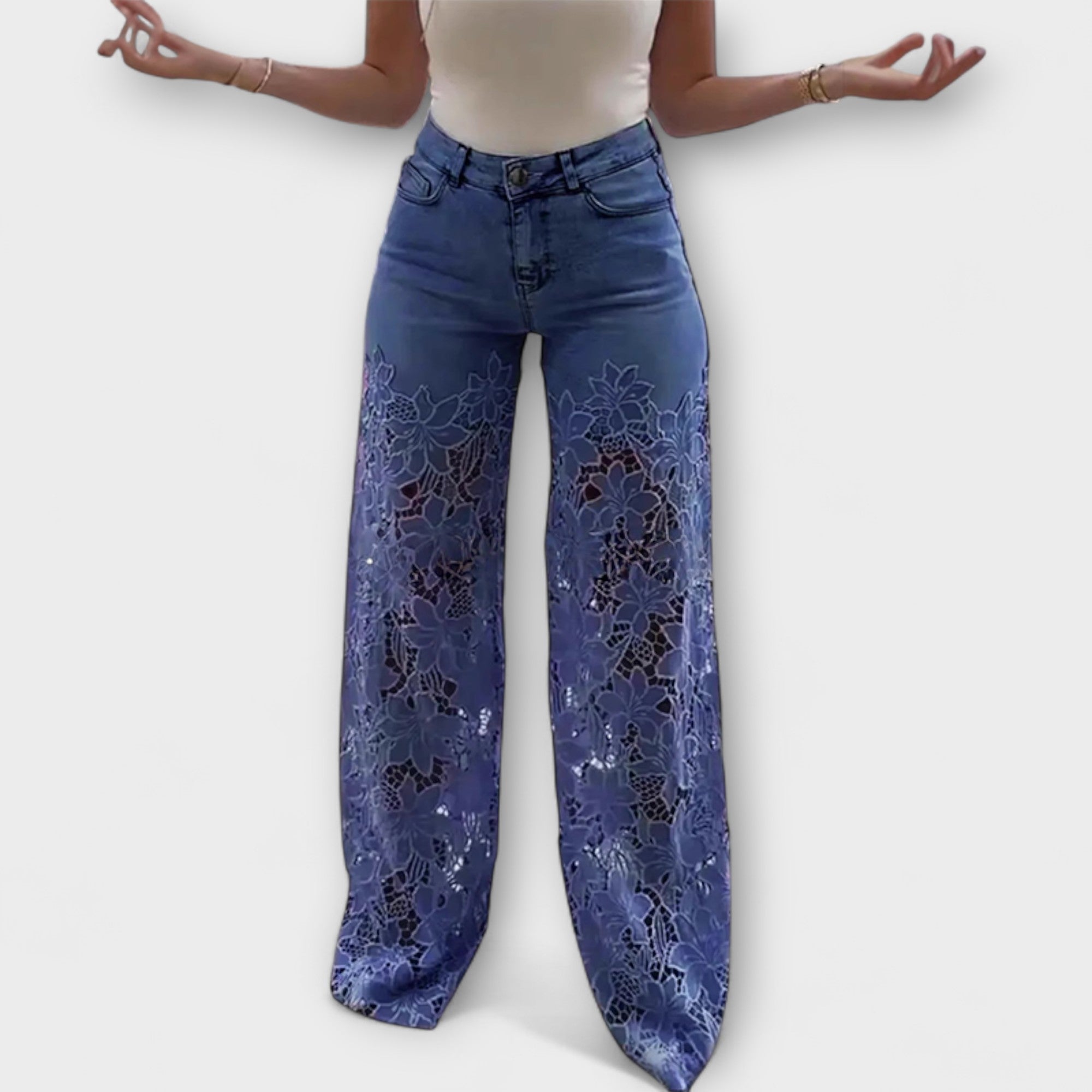 Jeans patchwork με δαντέλα στη μόδα